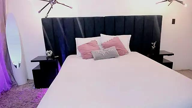 Freechat susyy7 on StripChat