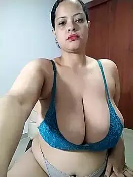 sweetpe on StripChat 