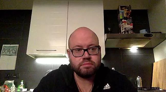 Freechat theitalianbear on StripChat