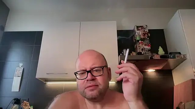 Freechat theitalianbear on StripChat