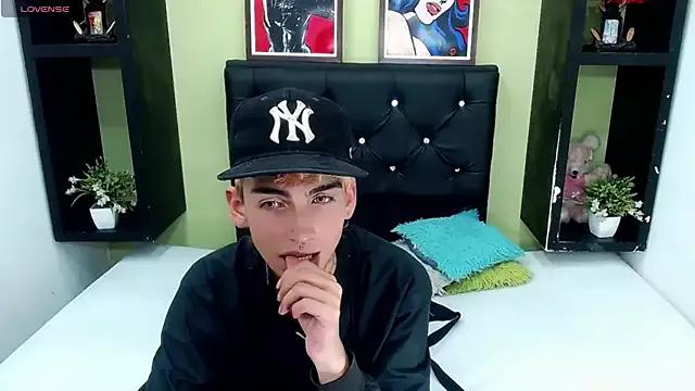 ttimy_x_boy on StripChat 
