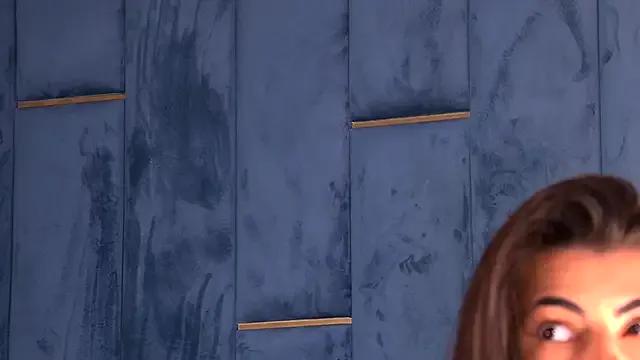 Freechat YasminaMoon on StripChat